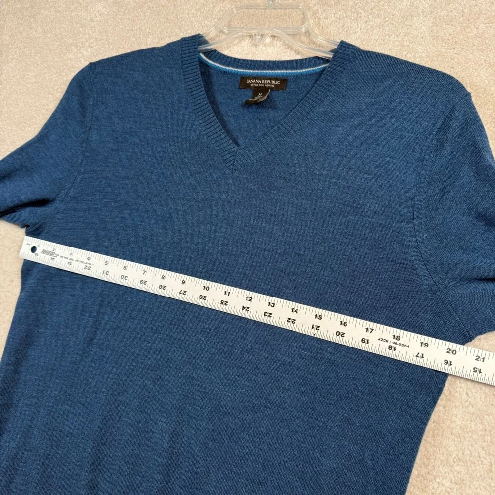 Banana‎ Republic Extra Fine Merino V Neck Sweater Men's Medium Blue